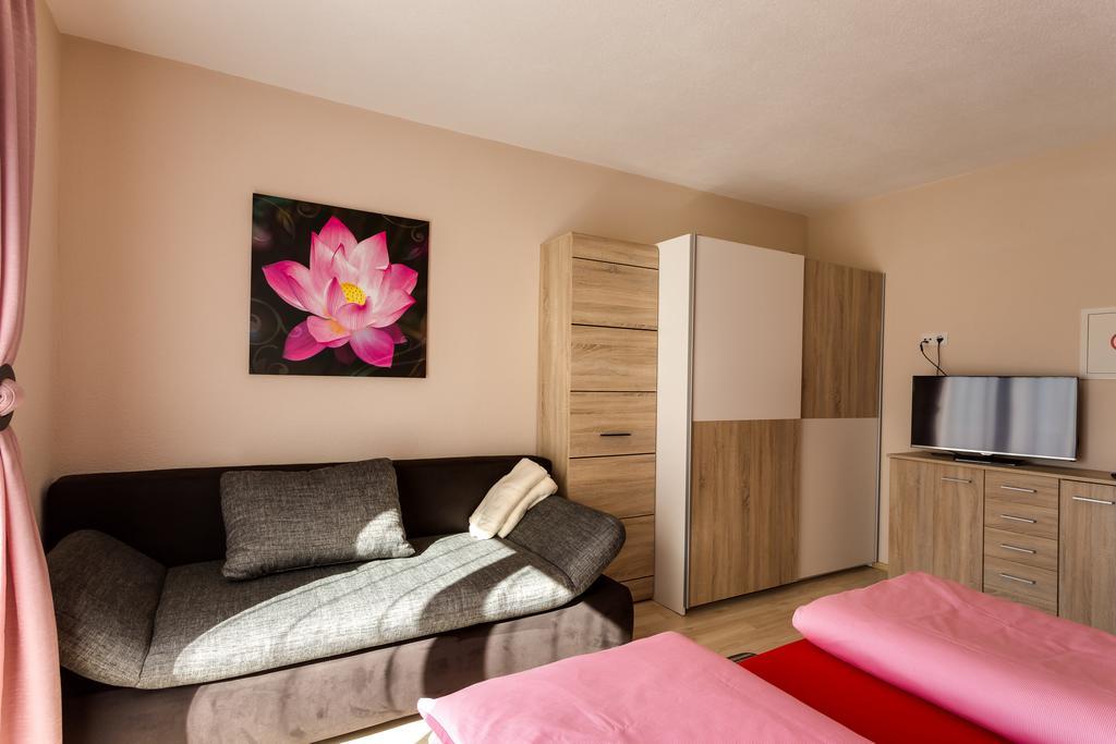 Biancas Ferienwohnung Im Haus Roswitha Tumpen Exterior photo