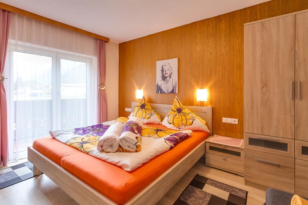 Biancas Ferienwohnung Im Haus Roswitha Tumpen Exterior photo